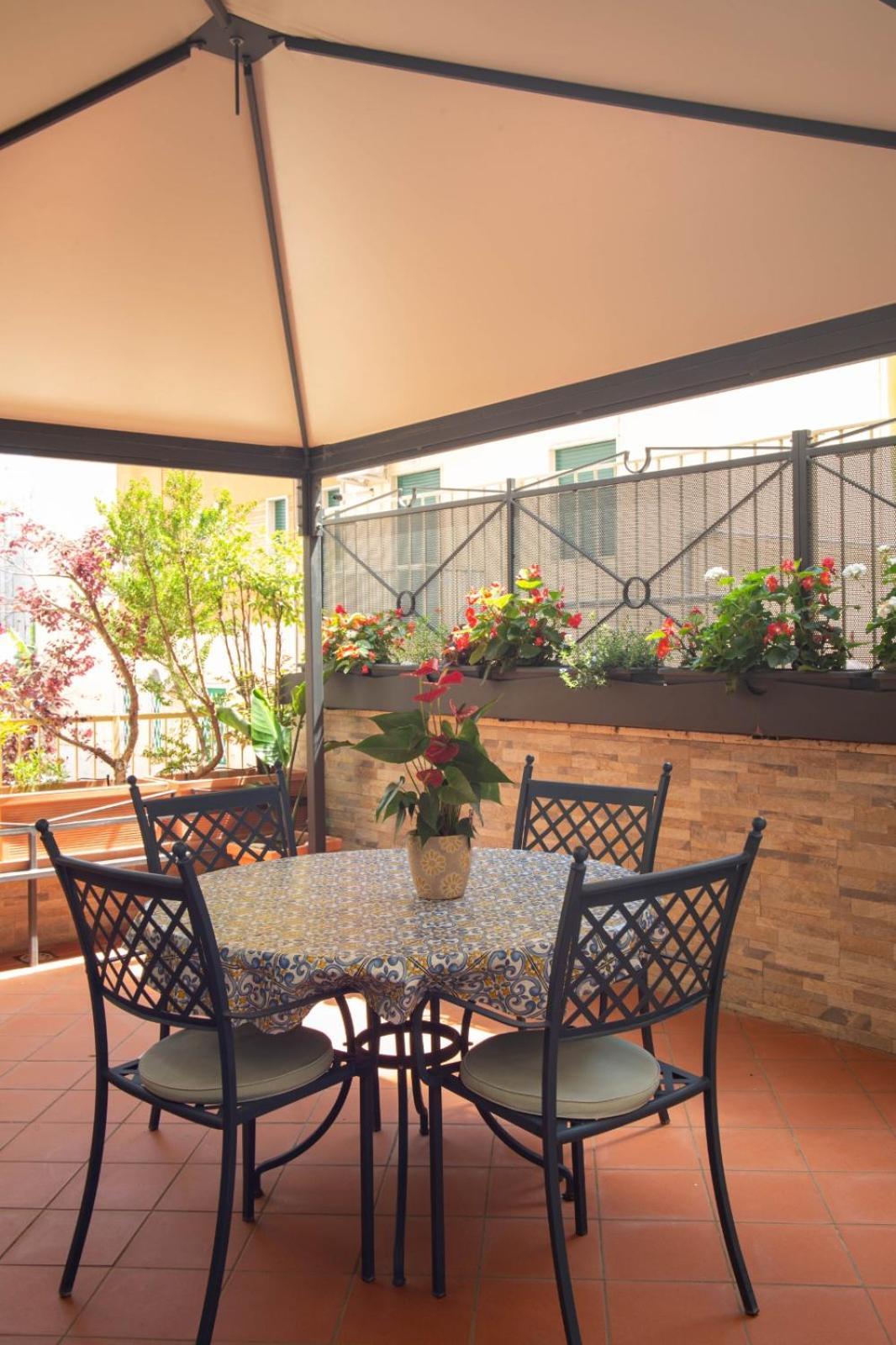 Little Rock Guest House กาเอตา ภายนอก รูปภาพ